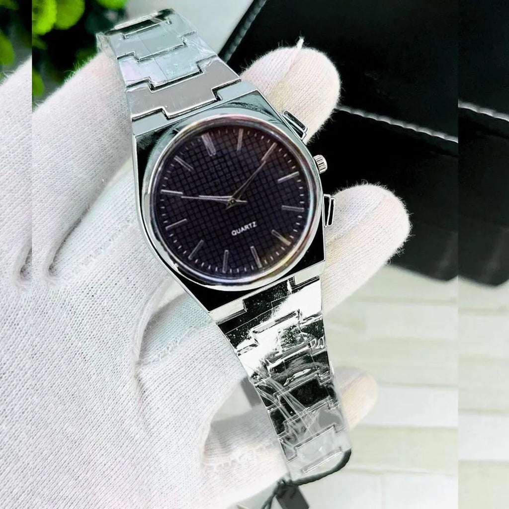 Men's Classic Stainless Steel Chain Watch (8mm Round Dial) Ideal for highlighting the classic build and key specs clearly.